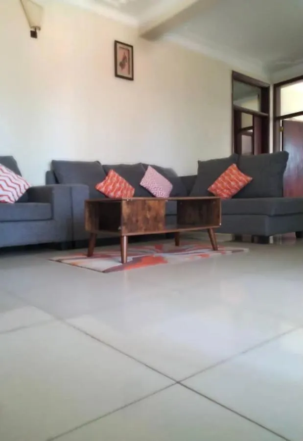 Shared Lounge The Abode Apartments Entebbe 0*,