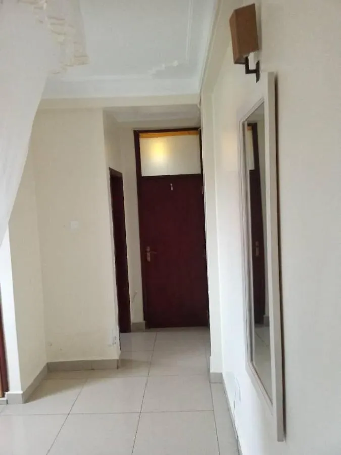 Shared Lounge The Abode Apartments Entebbe 0*,