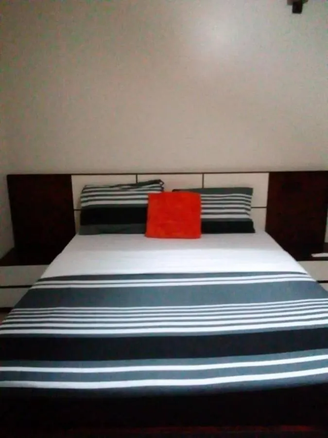 Shared Lounge The Abode Apartments Энтеббе